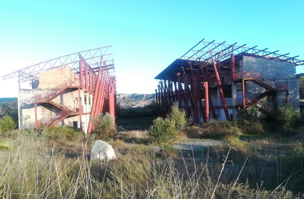 La struttura allo stato attuale La struttura sulla quale dovranno sorgere le Terme della Magna Graecia