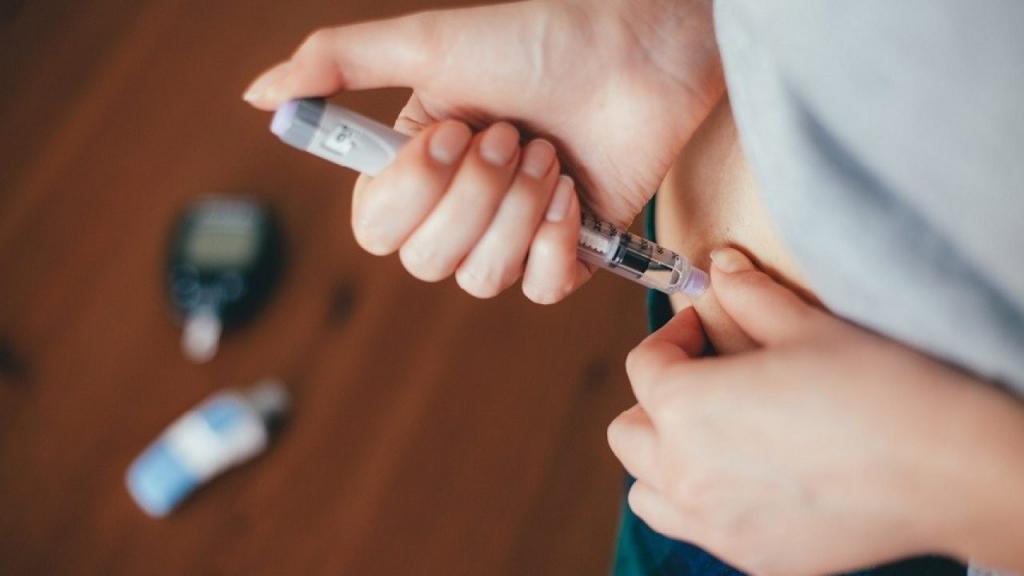 La cura del diabete attraverso l'iniezione di insulina 