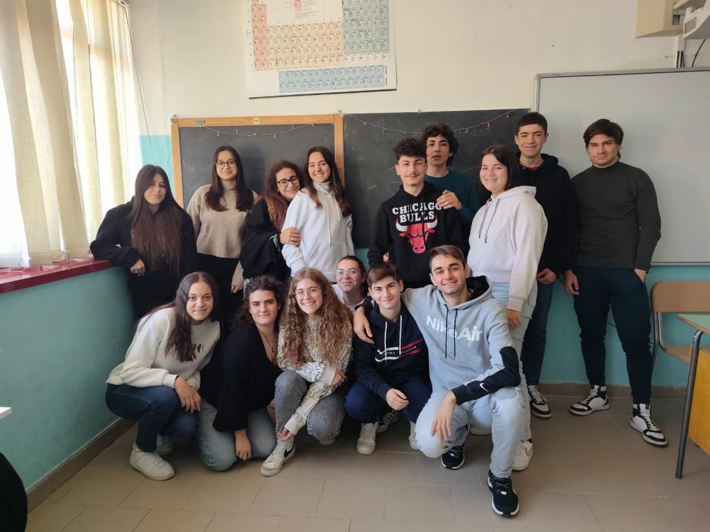 IL POTERE DELL'IMMAGINAZIONE CI RENDE INFINITI. PLAT.FORM.ONE