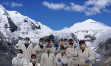 Il nostro team in alta montagna... non badate alla stranezza dell'immagine, è l'angolazione che la fa sembrare manipolata al PC! Il team Icekeepers